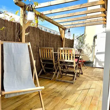 Apartment Appart Cosy 4 Pers Avec Terrasse Vue Sur Les Toits Paris