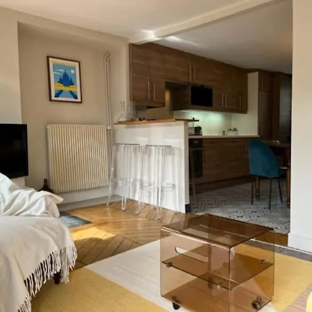 Appart Cosy 4 Pers Avec Terrasse Vue Sur Les Toits * Paris
