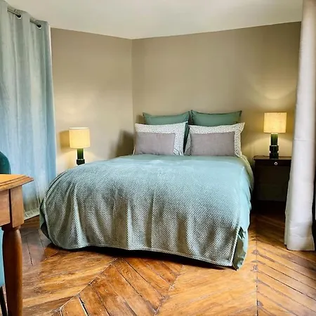 Appart Cosy 4 Pers Avec Terrasse Vue Sur Les Toits Apartment Paris